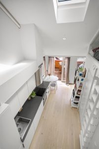 hallway 8589837 1280